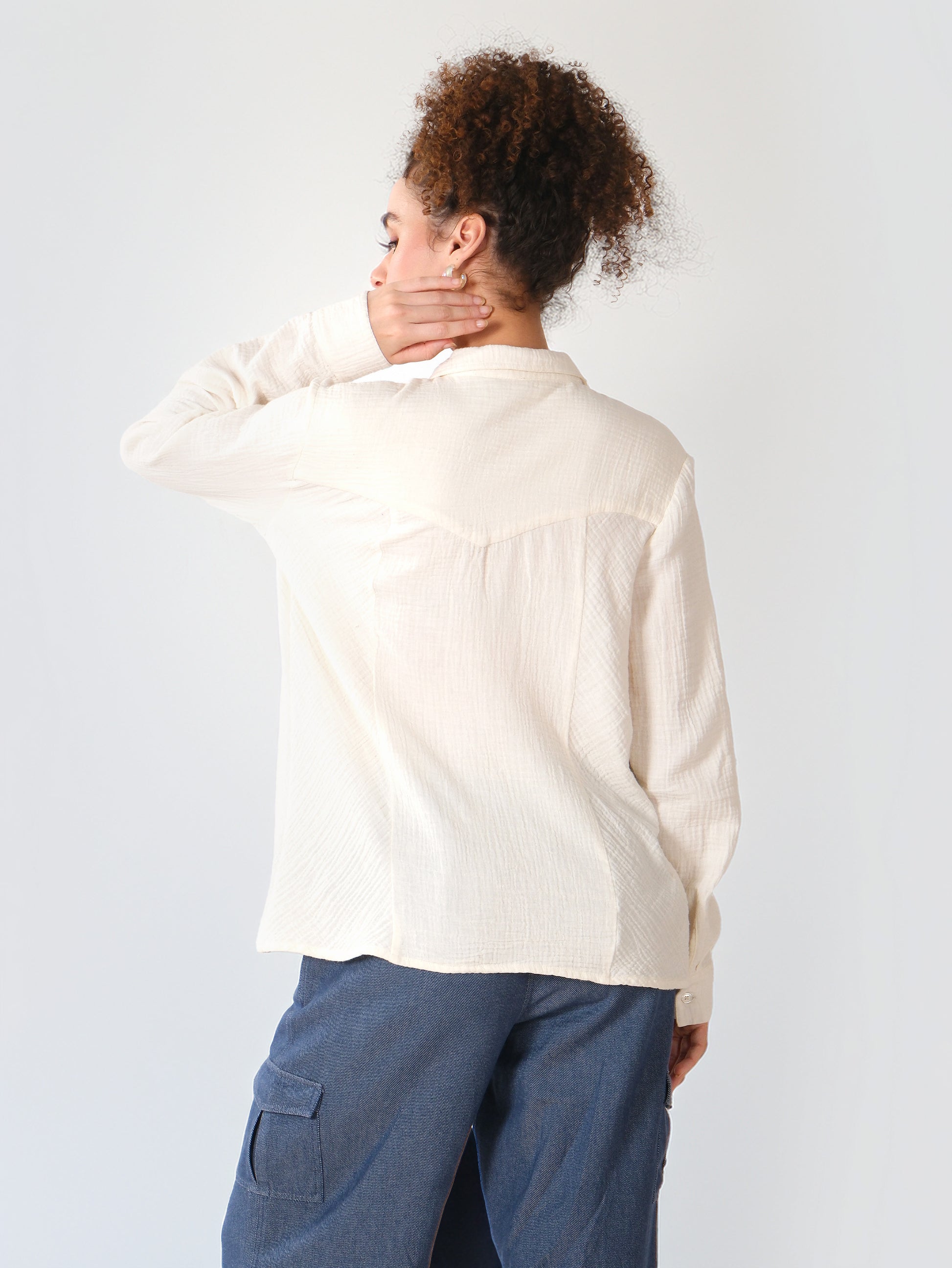 WHITE SHIRT
