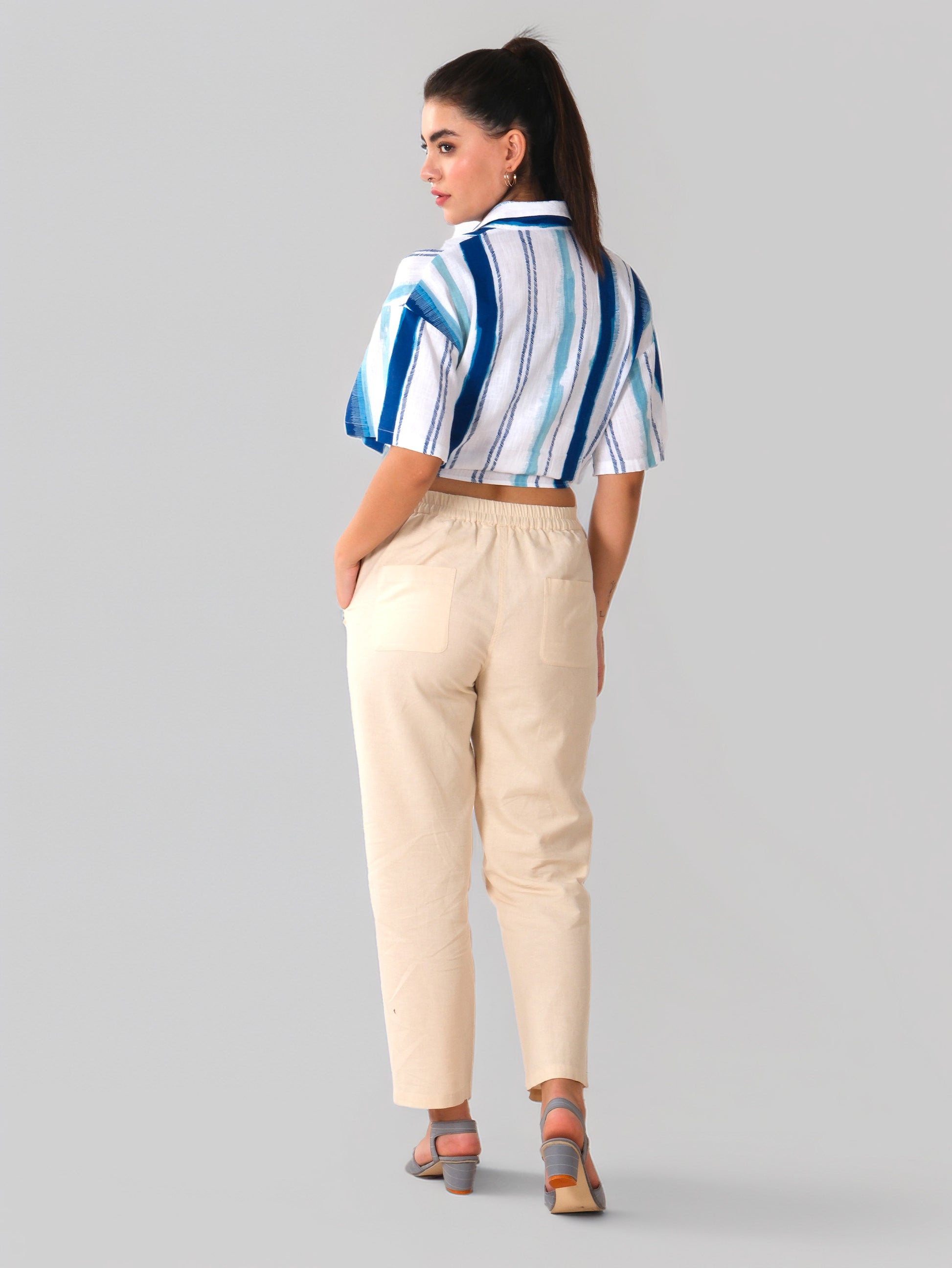 CROPPED TOP