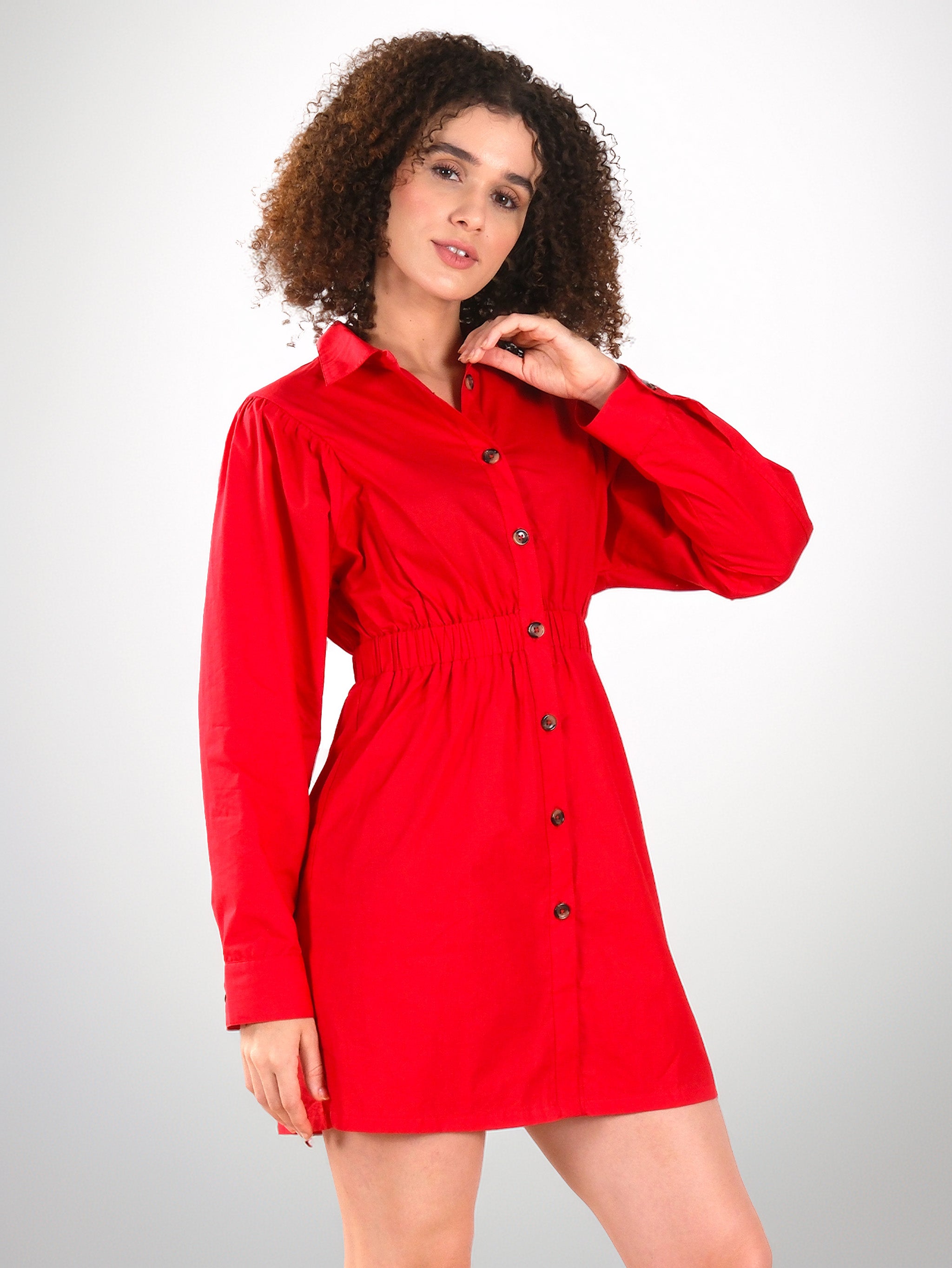 Robe courte rouge boutonnée