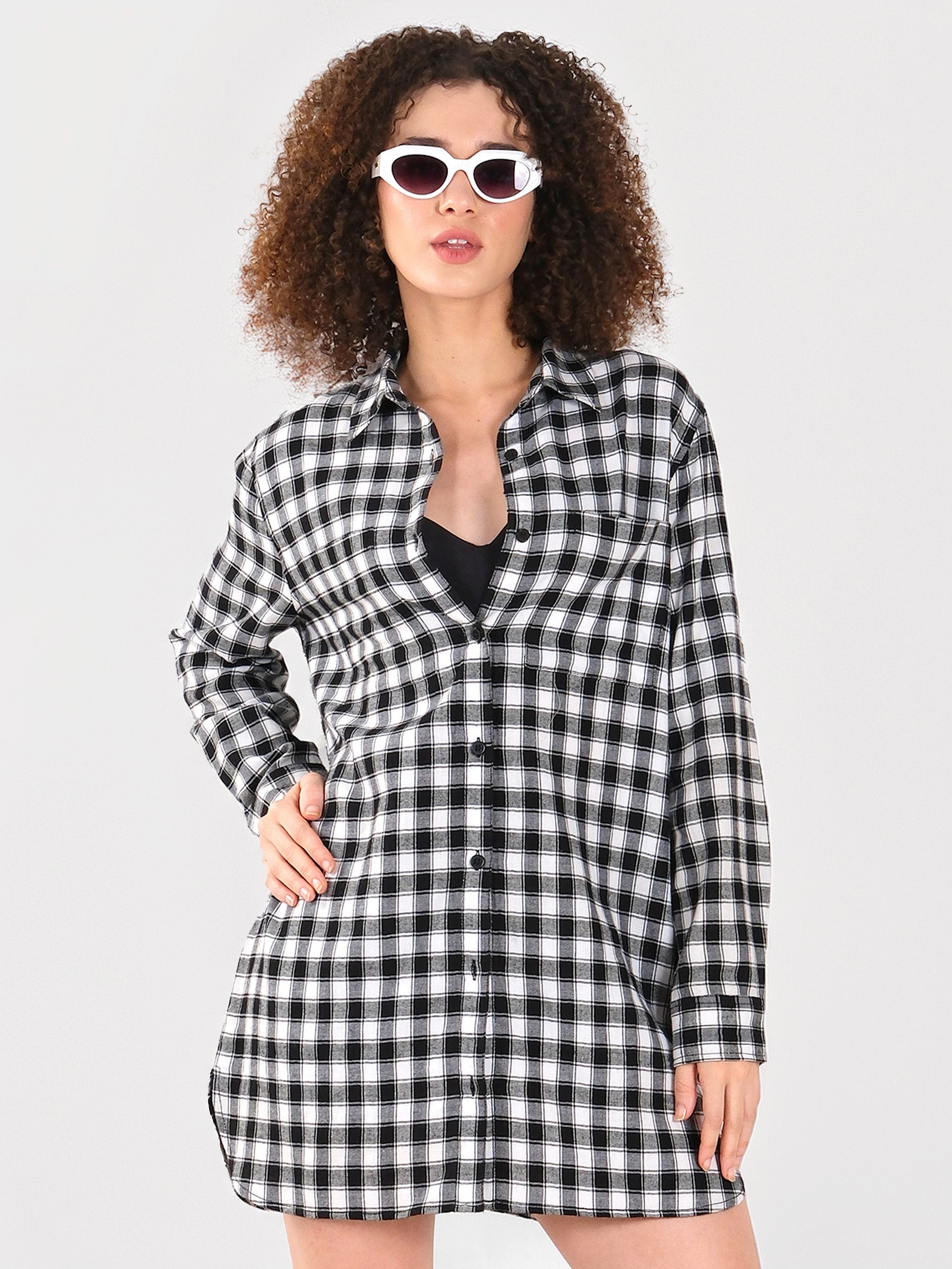 Chemise longue à carreaux vichy monochrome