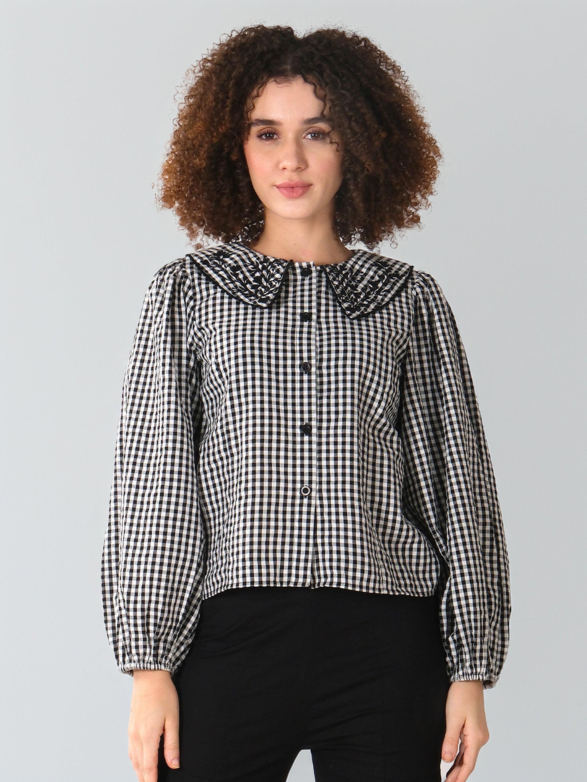 Chemise monochrome à carreaux vichy à manches bouffantes