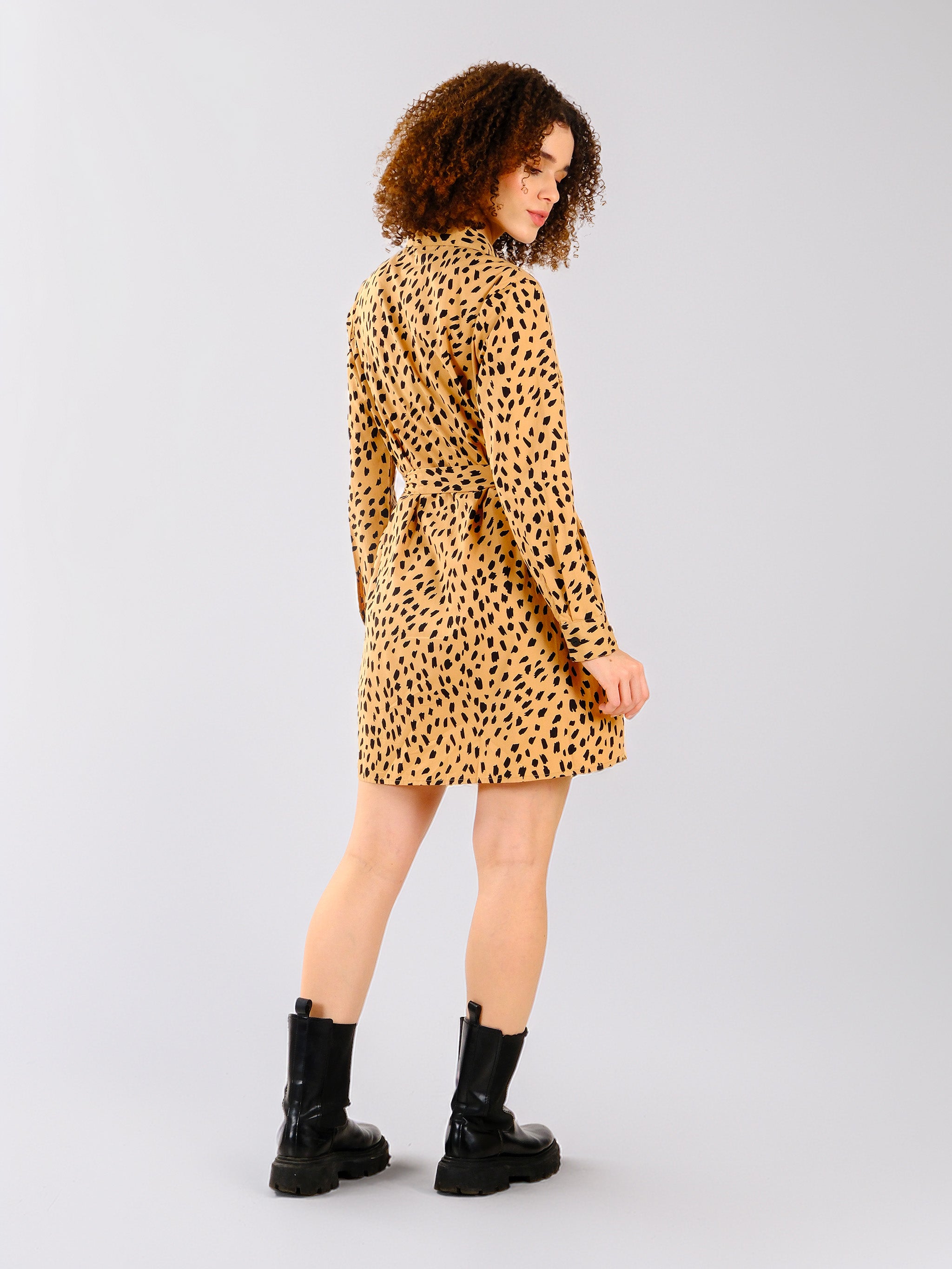 Robe courte chemise à imprimé léopard