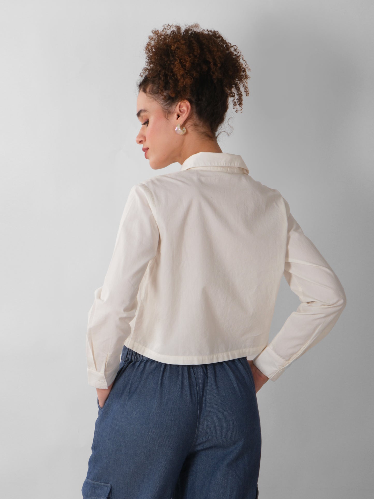 WHITE BOXY SHIRT