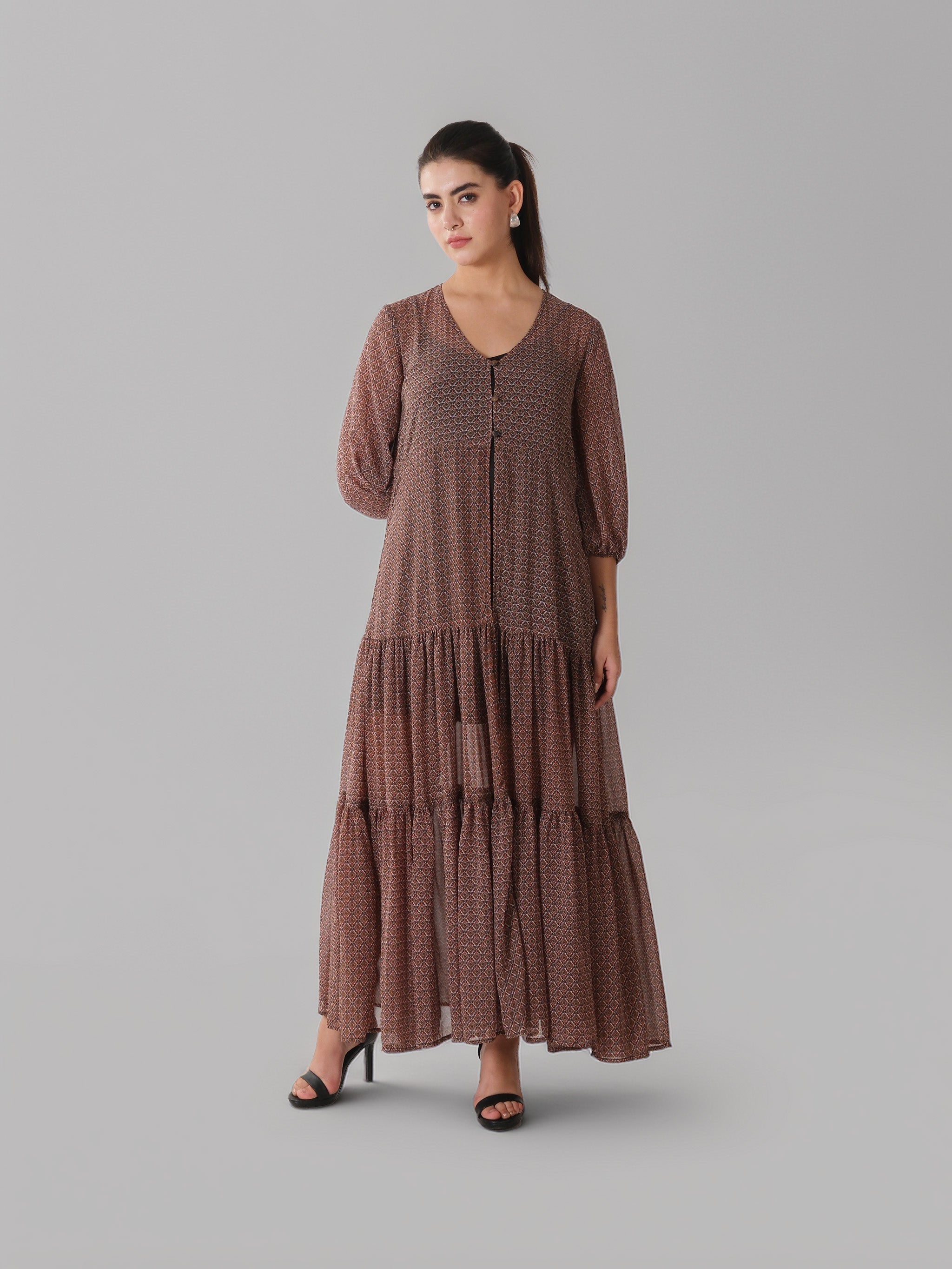 Robe maxi imprimée à volants marron café